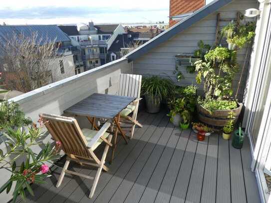 Lichtdurchfluteter Maisonette-Dachgeschosstraum mit sonniger Terrasse