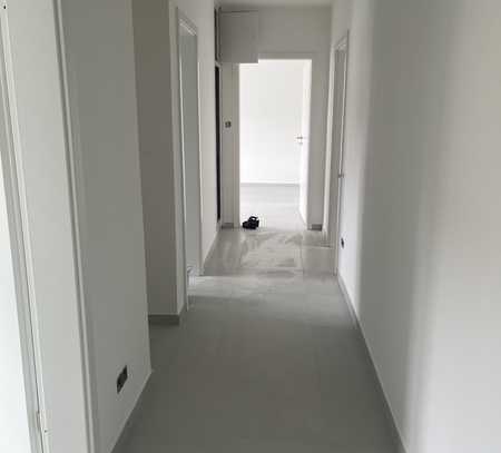 Vollständig renovierte 3-Raum-Wohnung mit Balkon in Vöhringen