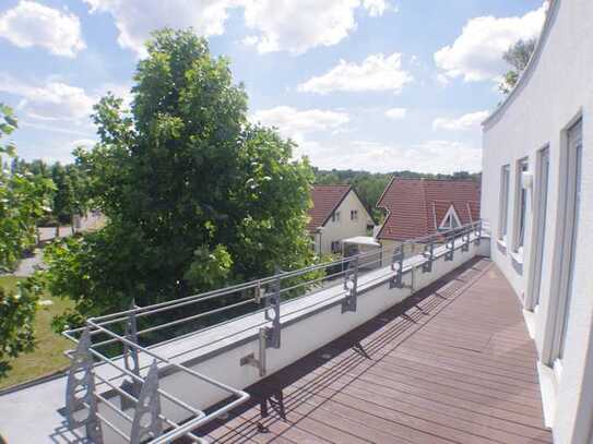 Außergewöhnliche 3 Zimmer-Wohnung mit Dachterrasse