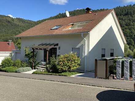 EFH Haus mit Einliegerwohnung in ruhiger Lage