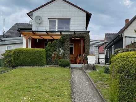 Viel Platz für die ganze Familie + Homeoffice! DHH mit schönem Garten in ruhiger Lage