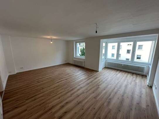 Helle 2,5 Zimmer Wohnung im Saarlandstraßenviertel