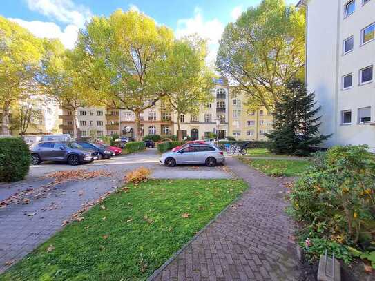 Süd - Westbalkon*schöne Wohnung mit neuem Bad und Küche*