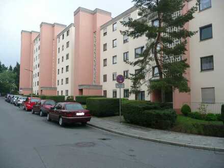 Exklusive 3-Zimmer-Maisonette-Wohnung mit Süd Loggia in Fürth-Ronhof