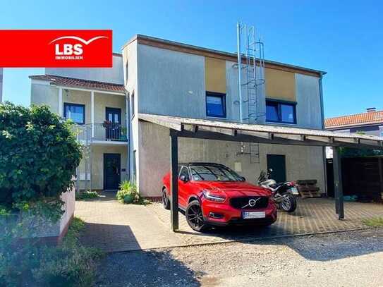 Originelle 3 Zi.-Maisonette mit Carport in UNI- und Parknähe