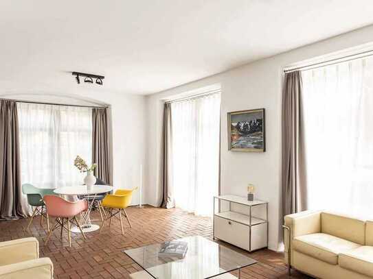 Luxus-Loft im renommierten Hundertwasserhaus inkl. Designer-Möbel, Kunst und großer Sonnenterrasse