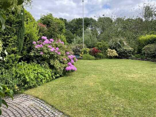 Den Sommer im eigenen Garten! Top gepflegtes freistehendes Einfamilienhaus am Wiesfurthgraben