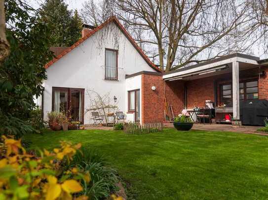 Wunderschönes Einfamilienhaus mit großem Bauerngarten