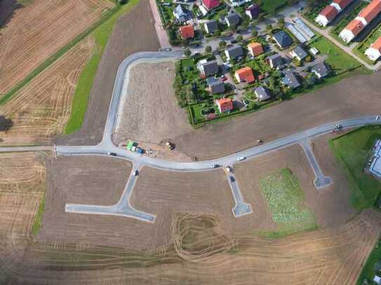 HERRLICHES GRUNDSTÜCK MIT BLICK IN DIE FREIE NATUR