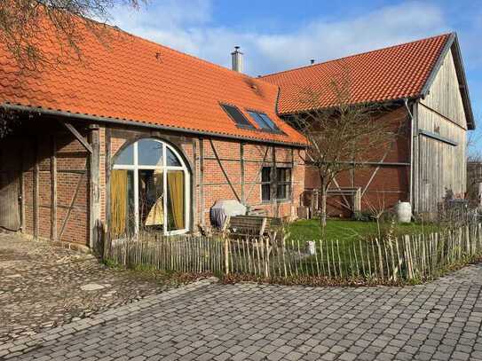 Historisches Torhaus auf dem Hof Leising