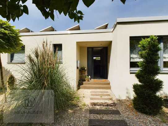 Saniertes Reihenendhaus mit schönem Garten und Pool