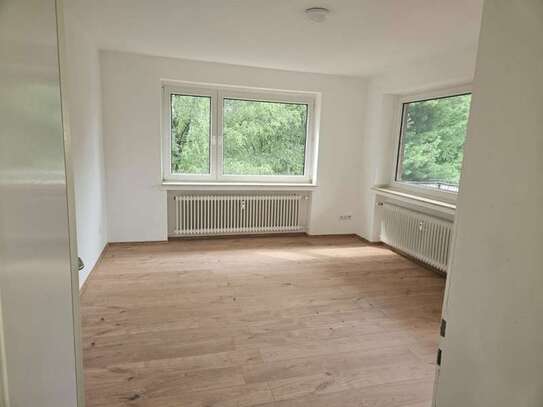 Attraktive helle drei Zimmerwohnung mit Balkon in Wesel- Flüren zu vermieten.