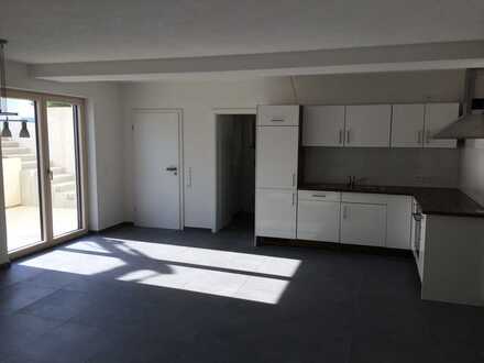 Teilmöblierte neuwertige 2,5 Zimmerwohnung mit Terrasse in Erbach an Nichtraucher, 1-2 Per