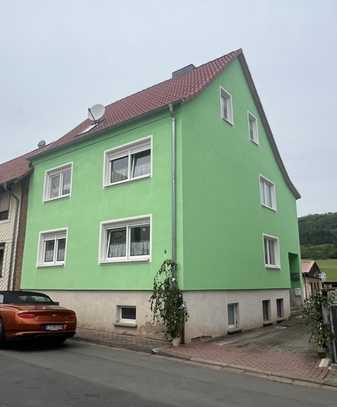 Schönes Einfamilienhaus mit Einliegerwohnung im Nebengelass