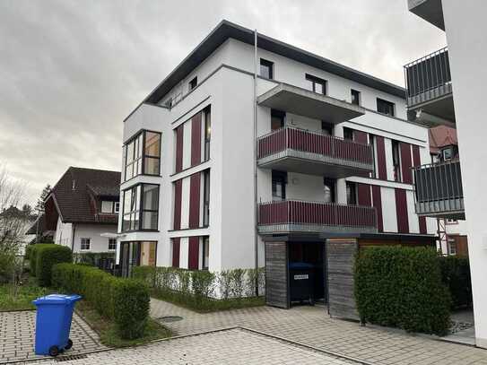 Neuwertige Wohnung mit zwei Zimmern sowie Balkon und EBK in Gutach