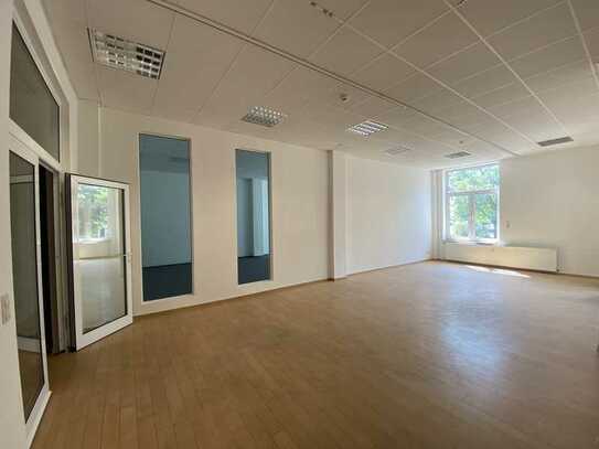 12-1.100 m² attraktive Büro- und Praxisflächen für modernes Arbeiten in historischem Ambiente