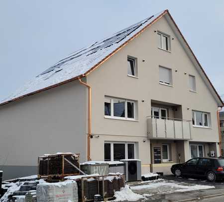 Erstbezug - Großzügige 2-Zimmer Wohnung mit Loggia im Ortskern von Grabenstetten