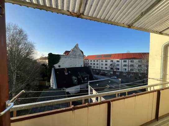 Sonnige 3 Zimmer Wohnung mit Balkon