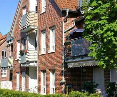 Freiwerdende 3-Raum-Wohnung mit SW-Balkon + eigenem Kfz-Stellplatz + kompl. EBK; interessiert?