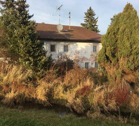 PROVISIONSFREI: Renovierungsbedürftiges, günstiges Mehrgenerationen-Haus in TOP Lage in Triftern