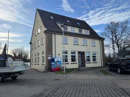 ......hier ist viel möglich, Gewerbe, Halle mit Rampe und Freifläche !!!