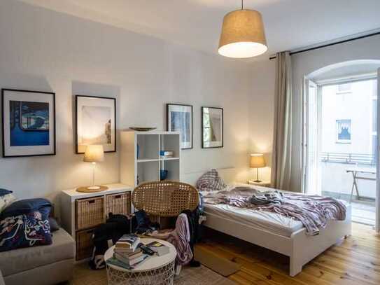 HOMESK - 1-Zimmer Etagenwohnung mit Balkon im Altbau nahe Kudamm