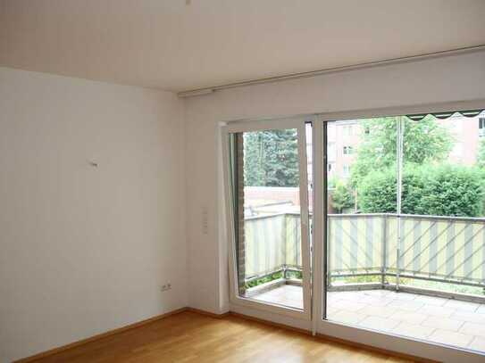 Geschmackvolle 3-Raum-Maisonette-Wohnung mit 2 Balkonen und EBK in Neuss