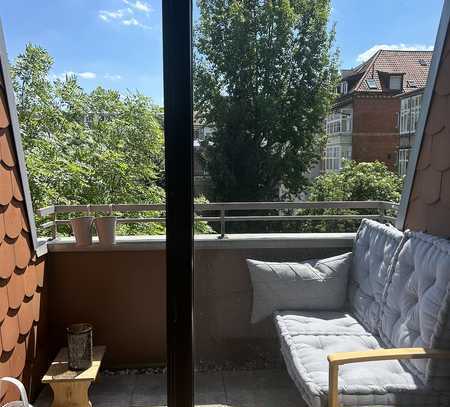 Geschmackvolle 2-Raum-DG-Wohnung mit Balkon in Stuttgart