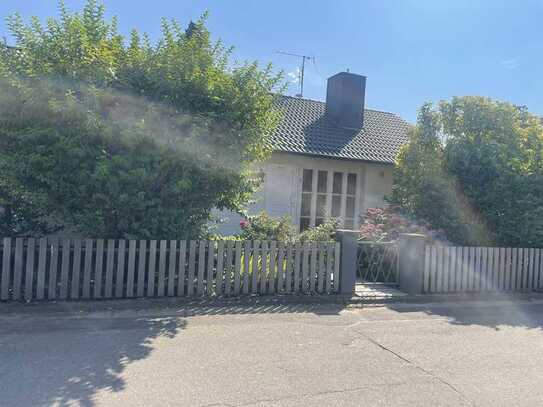 Bungalow mit Keller und großem Gartengrundstück im Erholungsort Schweigen-Rechtenbach