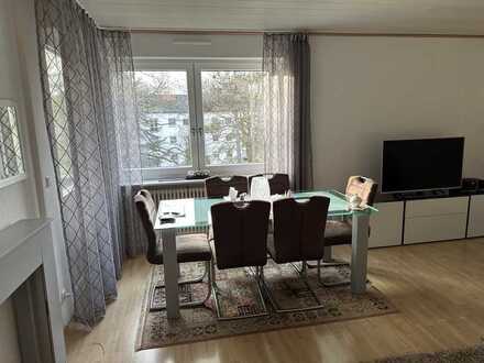 Großzügige 3 Zimmer Wohnung mit Balkon u. Loggia