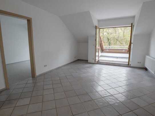 Helle 2 Zimmerwohnung mit Dachloggia und Tiefgaragenplatz