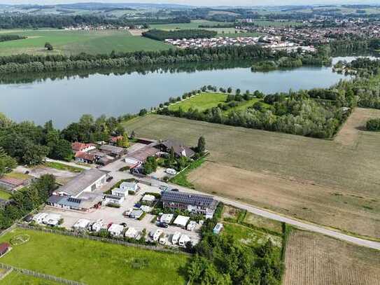 Appartementhaus & Campingplatz mit Tiny-Häuser am Naturbadesee