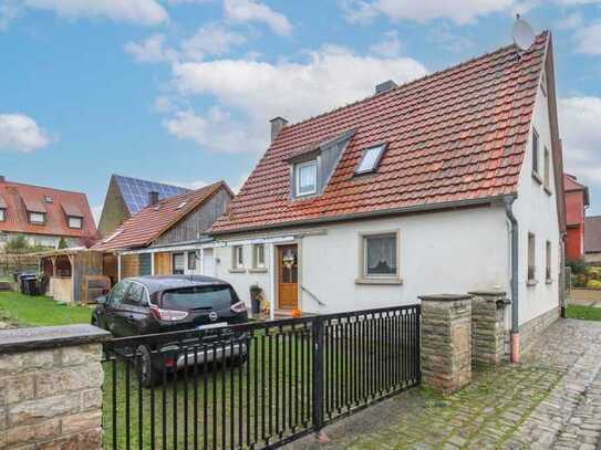 Charmantes Einfamilienhaus mit Garten und PV-Anlage in naturnaher Lage mit guter Anbindung