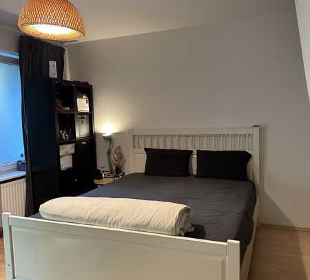 1 room in a fully furnished apartment at Friedrichshain. 950€ (all inclusive)