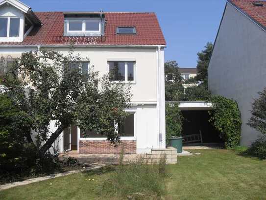 Geräumiges Reihenendhaus in München Fasanerie zu vermieten