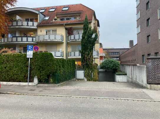 *** DUPLEX-STELLPLATZ (UNTEN) IN TIEFGARAGENKOMPLEX IN BESTER INNENSTADT-LAGE ***