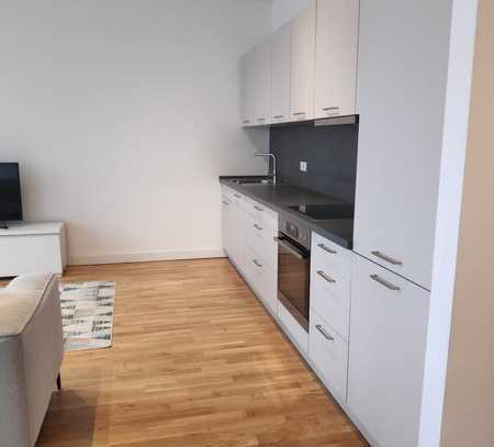 Wohnung mit Balkon und Einbauküche: Stilvolle 2-Zimmer-Wohnung mit geh. Innenausstattung