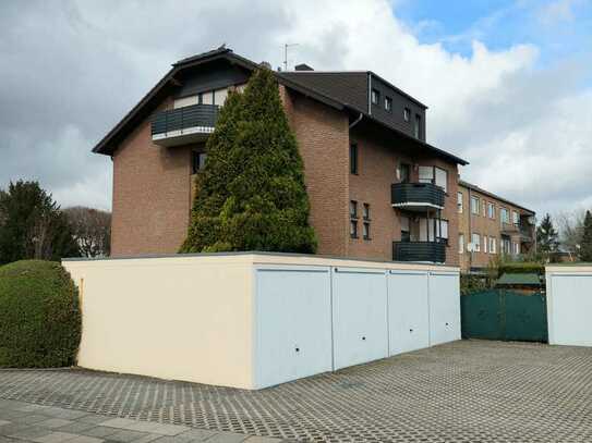 Große 3-Zimmer-Dachwohnung mit Südbalkon und Einzelgarage in ruhiger Lage Habbelrath!
