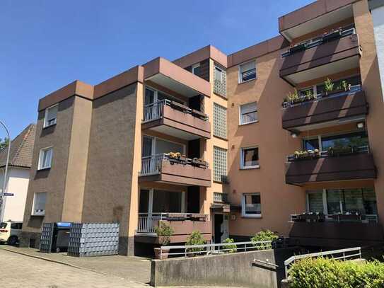 Modernisierte 2,5-Raum-Wohnung mit Balkon in Bochum-Laer