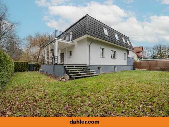 Familienidyll in Babelsberg – Stilvolles Einfamilienhaus mit Garten & Terrassen