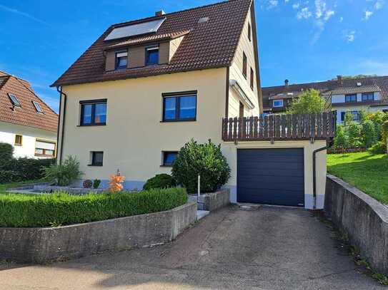 **Einfach einziehen und fertig! Modern. Wohnhaus mit gr. Garage auf herrlich sonnigem Grundstück!!**