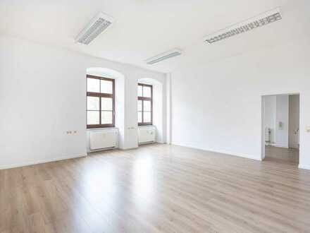 Löbau: Johannisstraße - Bürofläche mit ca. 61 m² - verteilt auf zwei Räume per SOFORT zu VERMIETEN