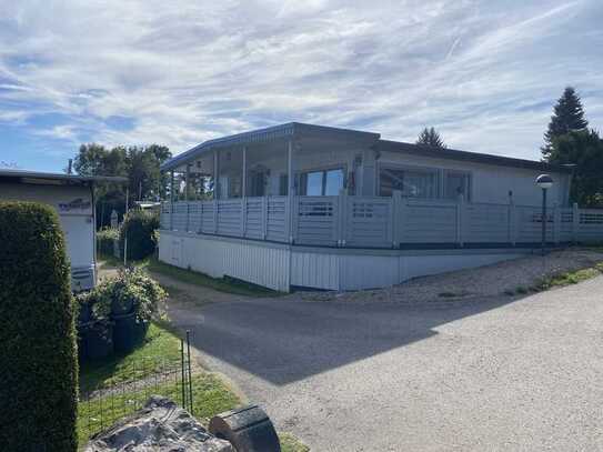 Geräumiges Chalet/Wohnmobilheim + Garten in Blankenheim am Freilinger See