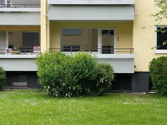 Modernisierte 2,5-Raum-Wohnung mit Balkon und Einbauküche in Tübingen in naturnaher Lage