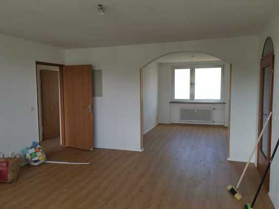 Größe 5 Zimmer Wohnung Auf der Bausch Saniert/Renoviert