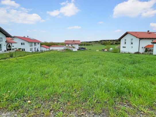 Hanfeld: Grundstück in ländlicher Lage mit gültigem Bebauungsplan für Doppelhaus