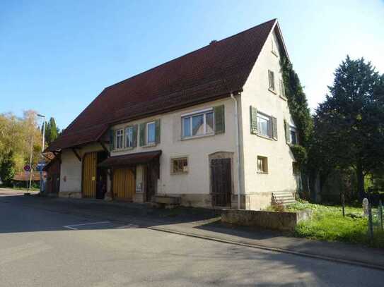 Bauernhaus mit Scheune