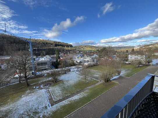 3,80m hohe Decken! Großzügige, helle 2,5-Zimmer-Wohnung mit Balkon und herausragender Aussicht