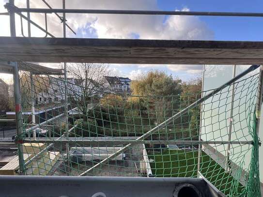 Wunderschöne helle 4- Zimmer Wohnung mit Sonnenbalkon im zentralen Düsseldorf Hamm