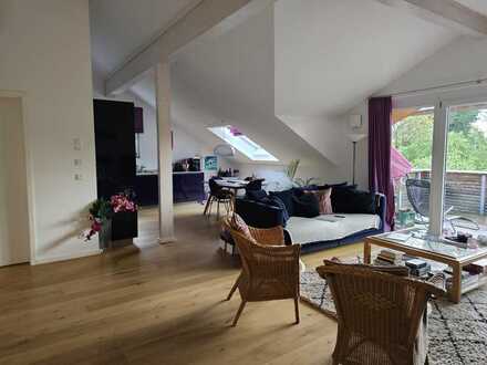 Neuwertige 3-Raum-DG-Wohnung mit Balkon und Einbauküche in Bad Heilbrunn